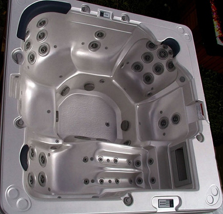 Super Fallsburg Hot
          Tub